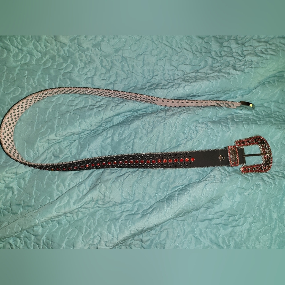 Rock revival full grain leather rhinestone belt 38